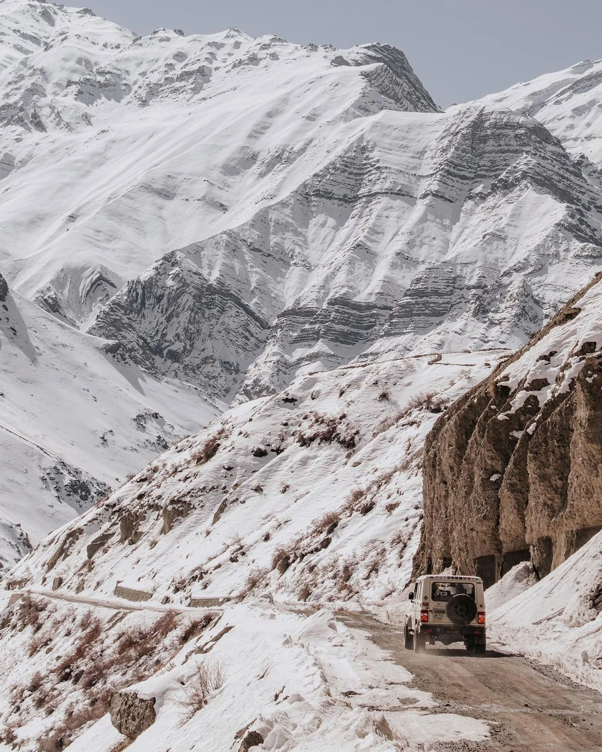 10-Extreme-Moto-Adventure-in-Snowy-Highlands-of-Himalayas