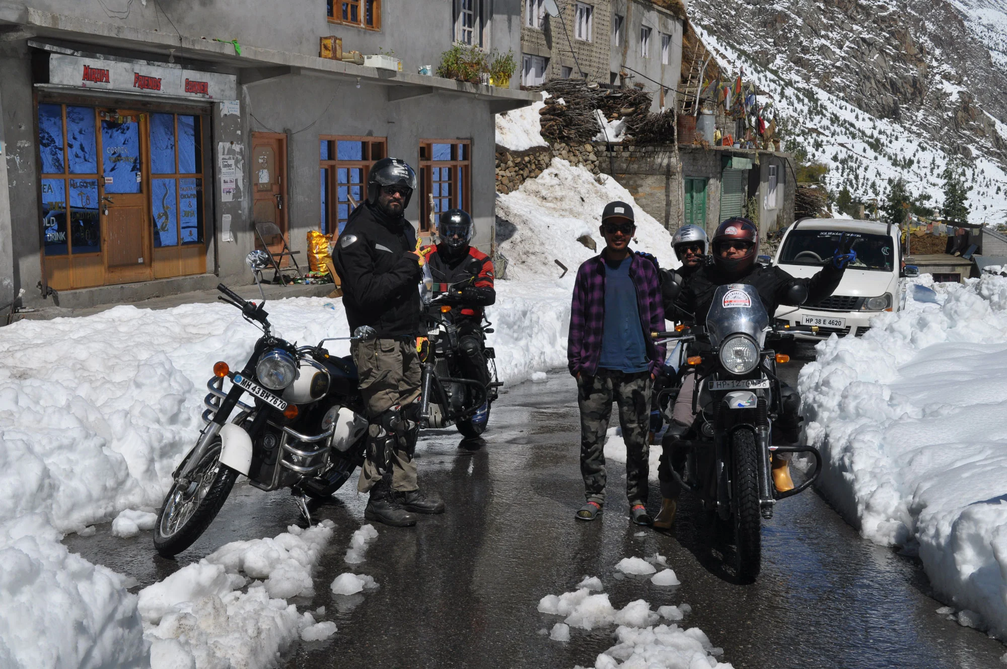 11-Epic-Motorcycle-Expedition-in-Himalayas